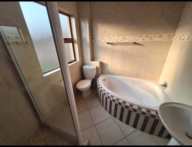 3 BEDROOM HOUSE FOR SALE IN VANDERBIJLPARK SE 8